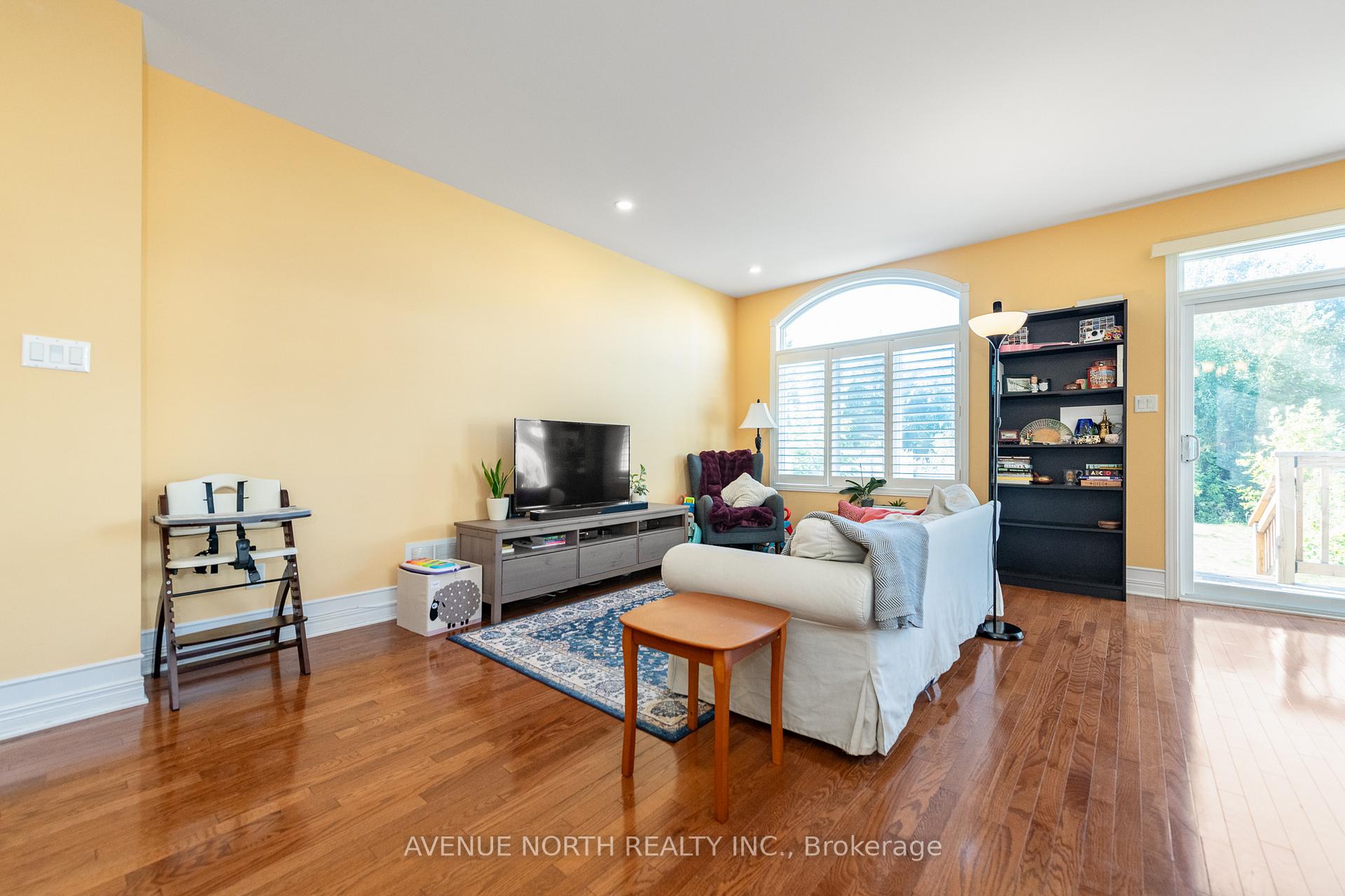 Photo 12 of 284 Parkin Circle, Ottawa, Blossom Park/Kemp Park/Findlay Creek — HOMEH
