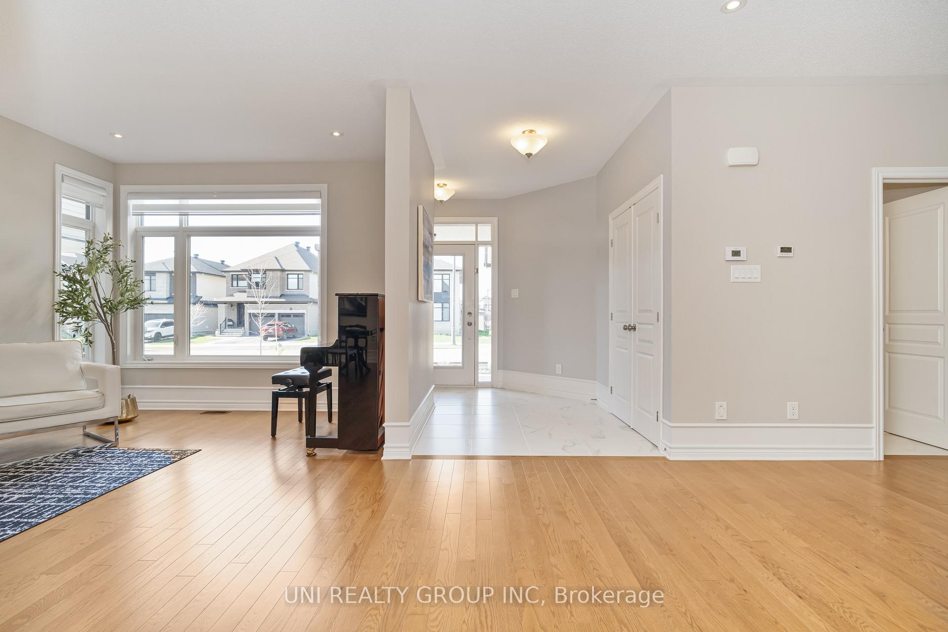 Photo 2 of 172 Cambie Road, Ottawa, Riverside South/Gloucester Glen — HOMEH