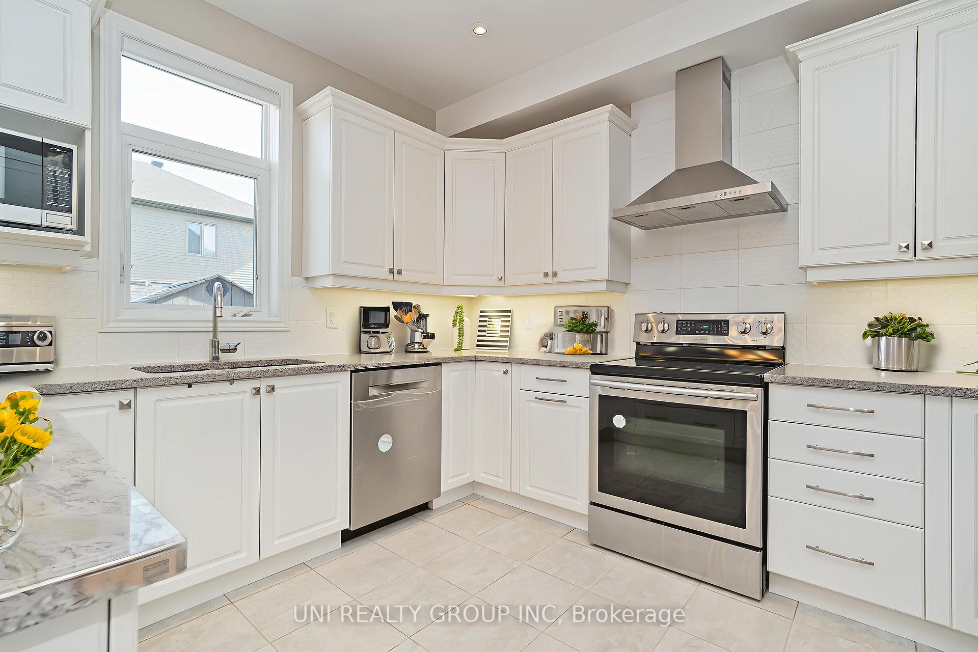 Photo 6 of 172 Cambie Road, Ottawa, Riverside South/Gloucester Glen — HOMEH