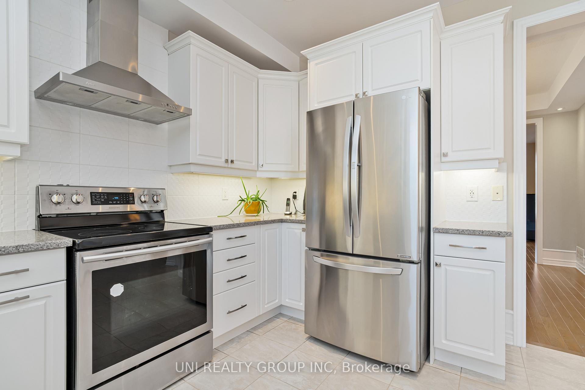 Photo 10 of 172 Cambie Road, Ottawa, Riverside South/Gloucester Glen — HOMEH