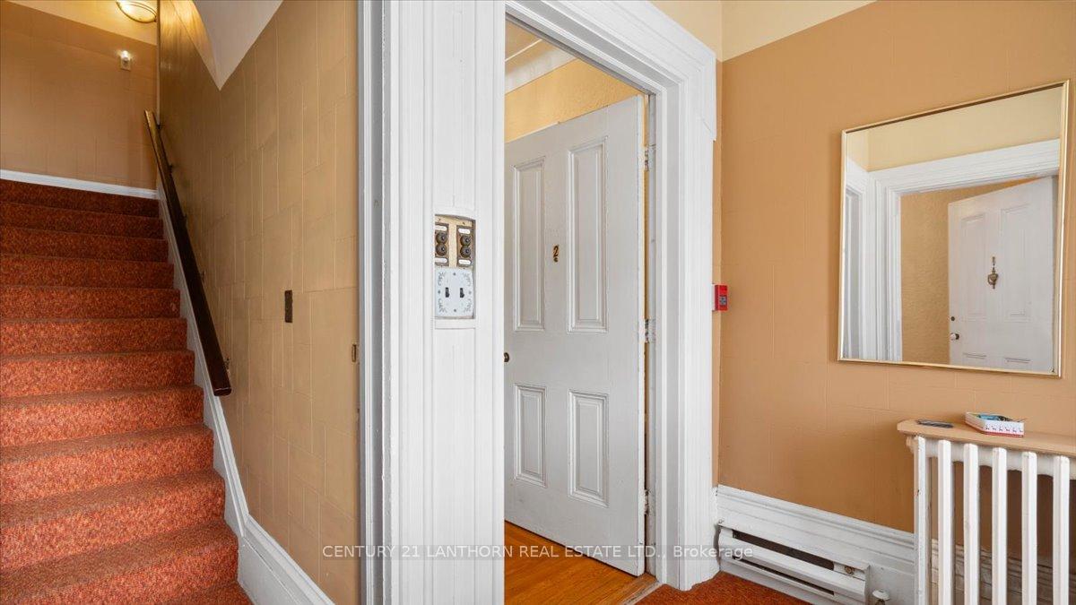 Photo 4 of 35 King Street, Prince Edward County, Picton Ward — HOMEH