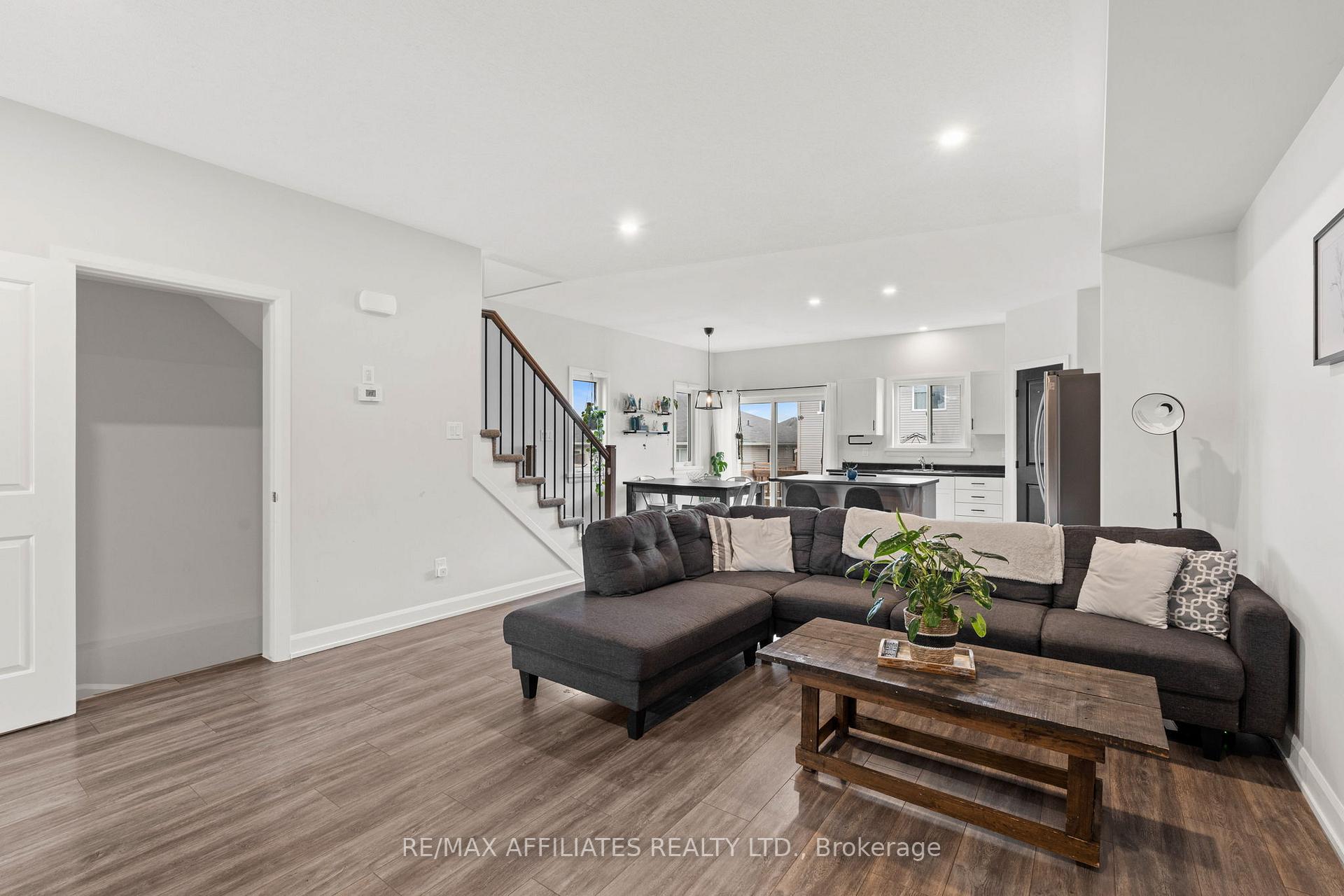 Photo 5 of 78 Stonehaven Way, Arnprior — HOMEH