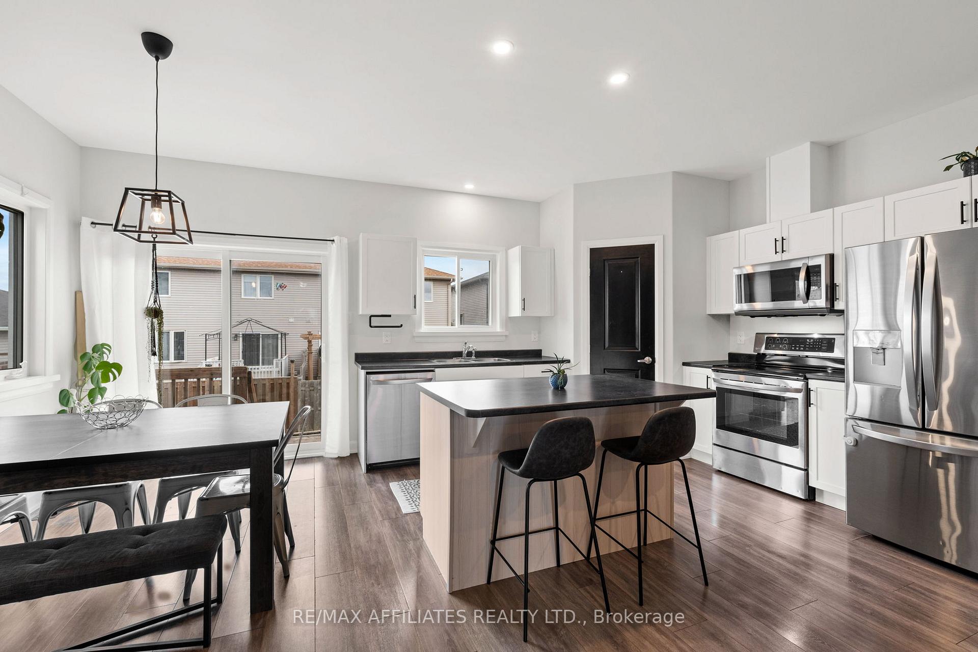 Photo 8 of 78 Stonehaven Way, Arnprior — HOMEH