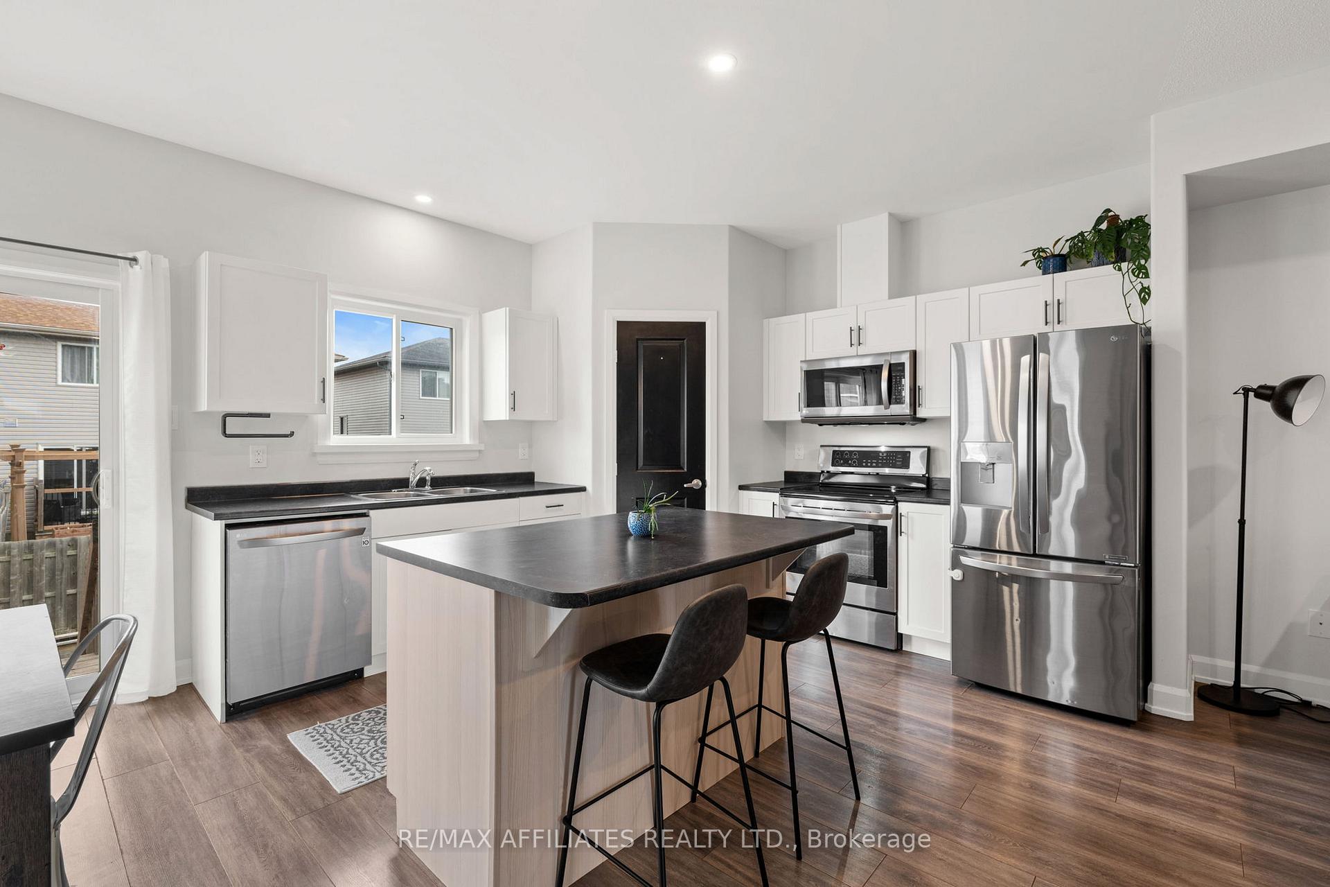 Photo 9 of 78 Stonehaven Way, Arnprior — HOMEH