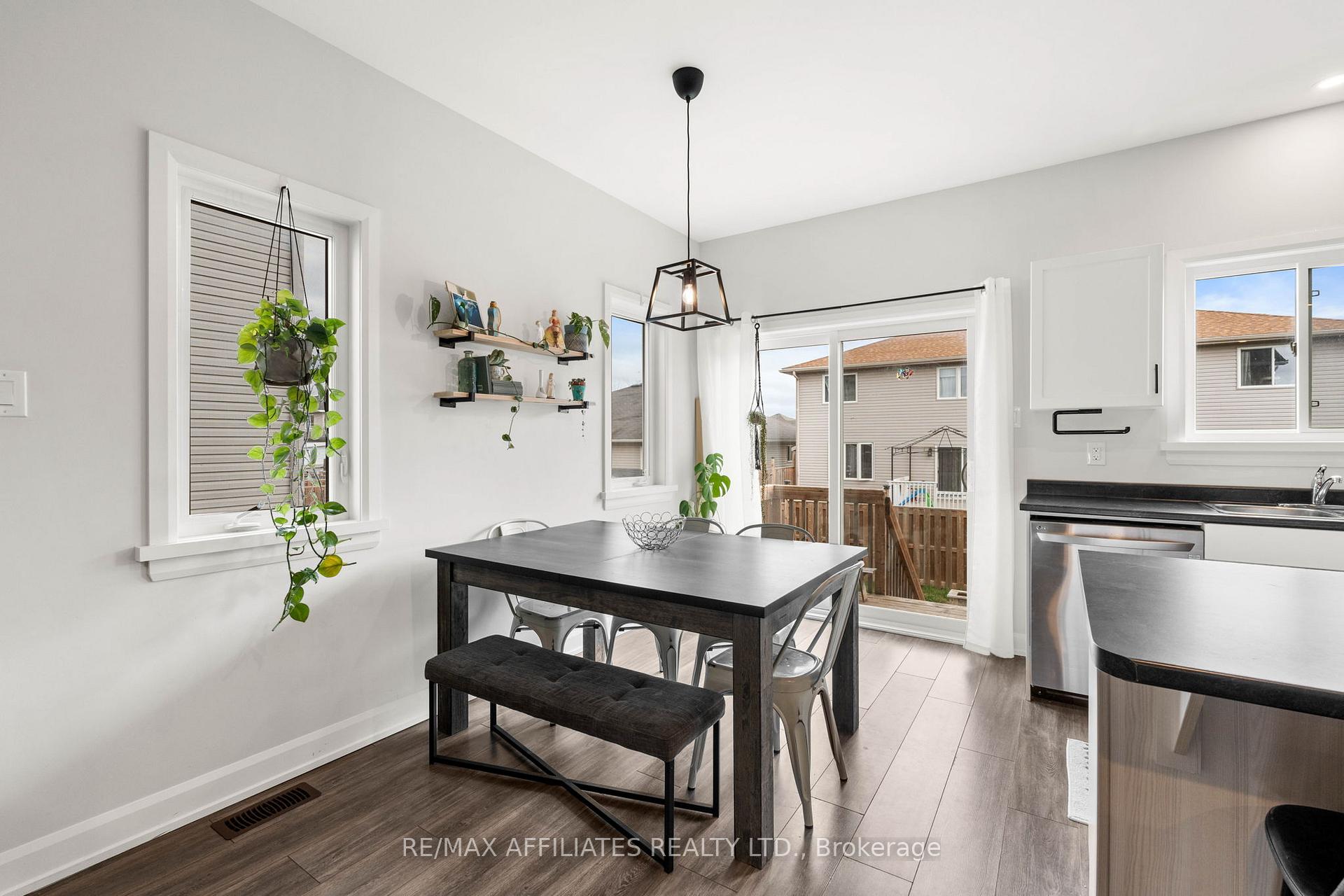 Photo 10 of 78 Stonehaven Way, Arnprior — HOMEH