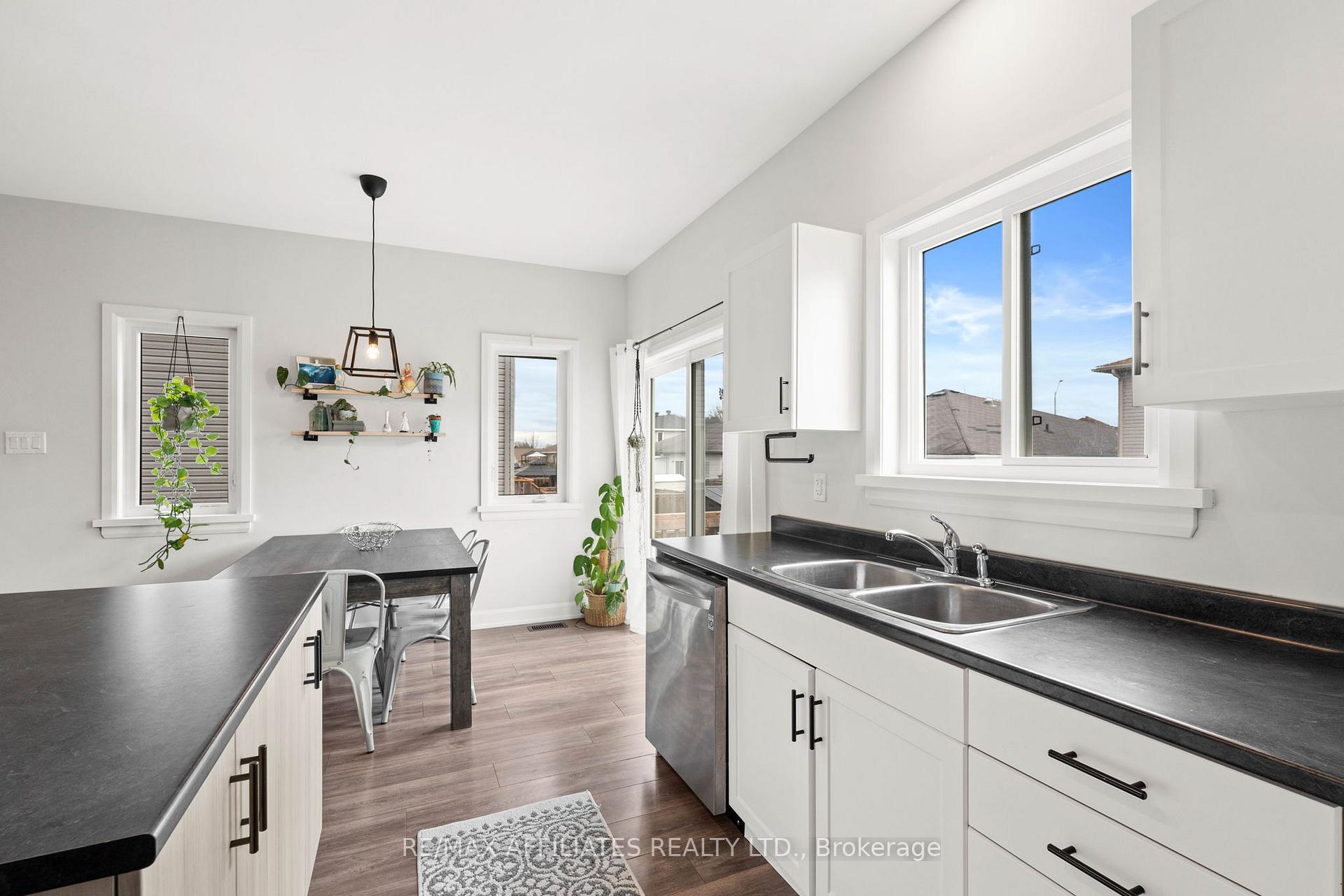 Photo 12 of 78 Stonehaven Way, Arnprior — HOMEH