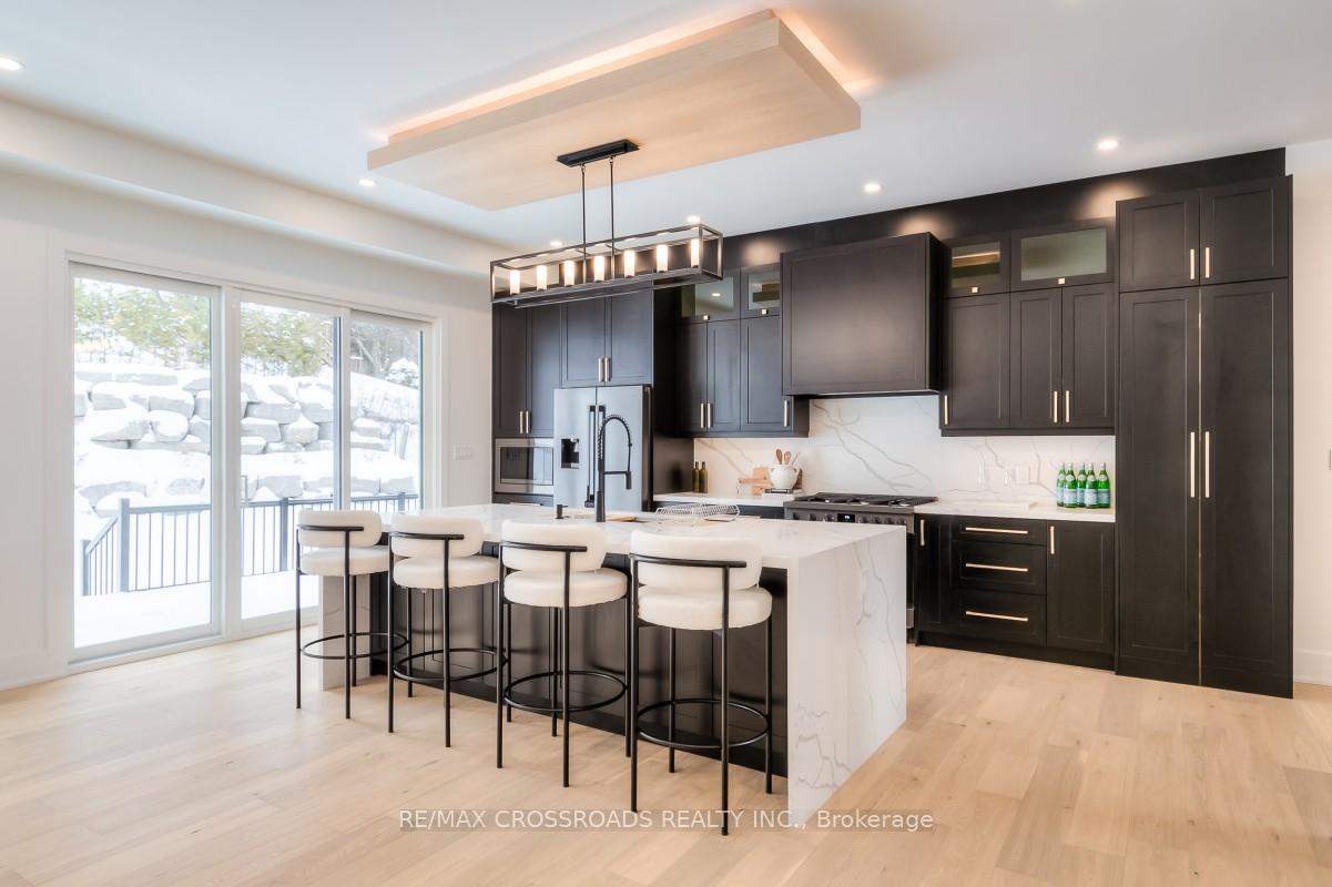 Photo 9 of 696 Hillview Crescent, Pickering, West Shore — HOMEH