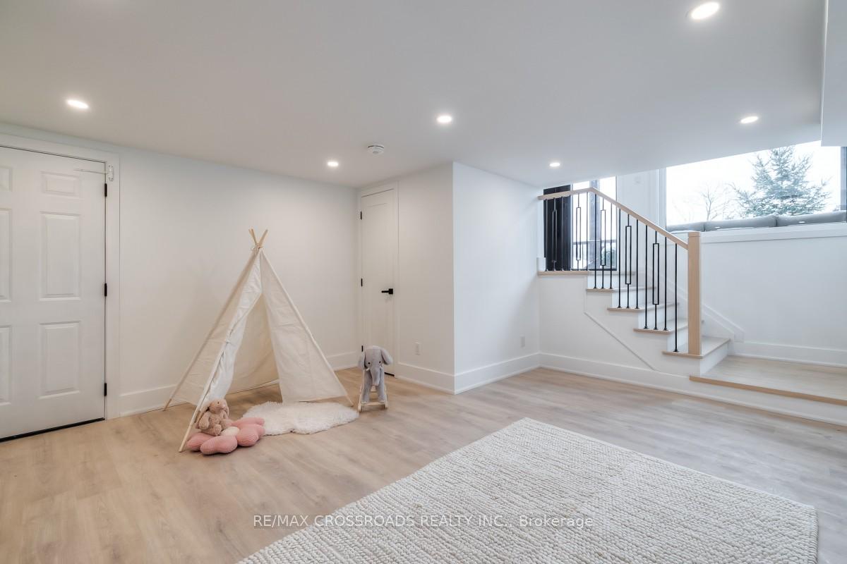 Photo 31 of 696 Hillview Crescent, Pickering, West Shore — HOMEH