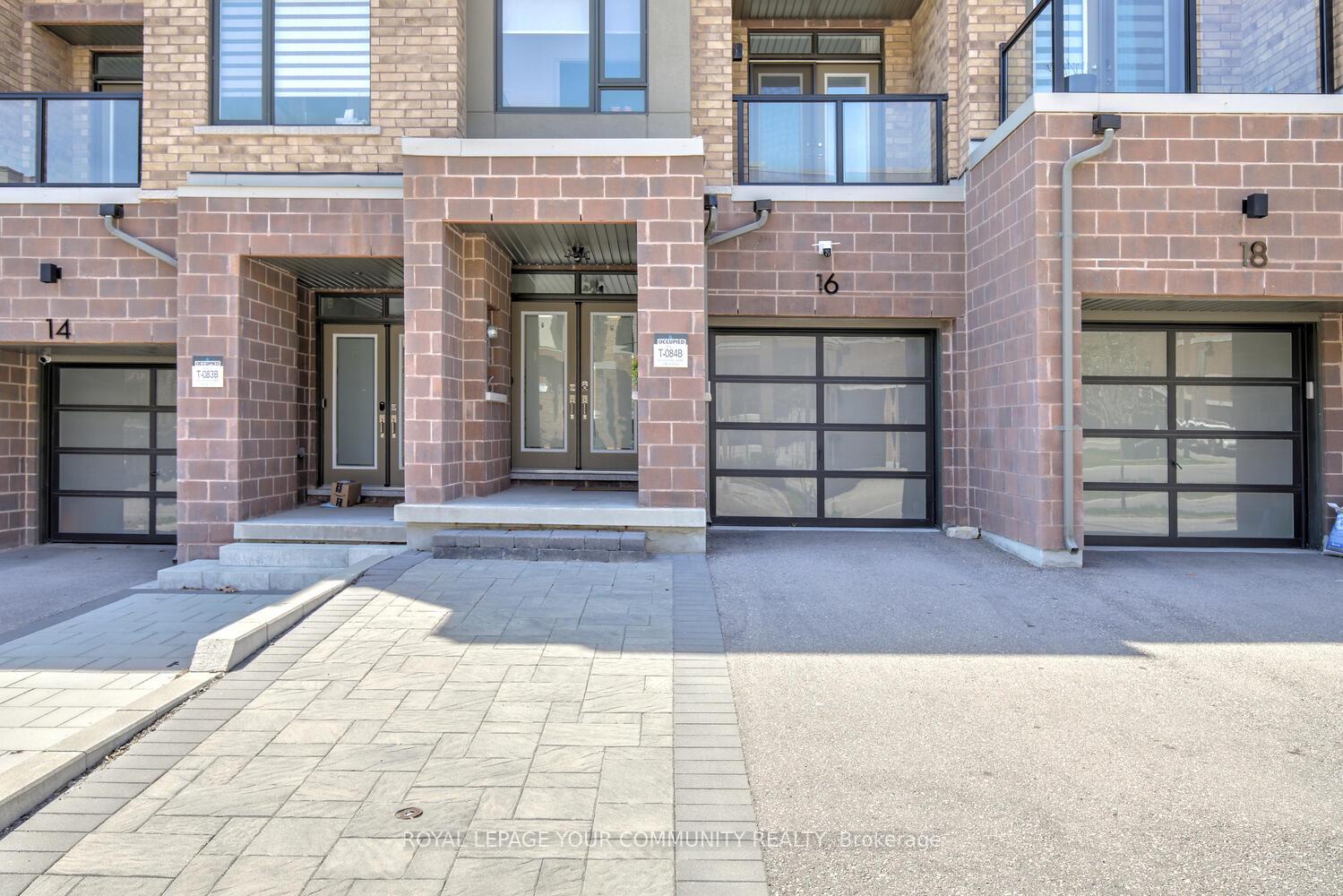 Photo 3 of 16 Glenngarry Crescent, Vaughan, Rural Vaughan — HOMEH