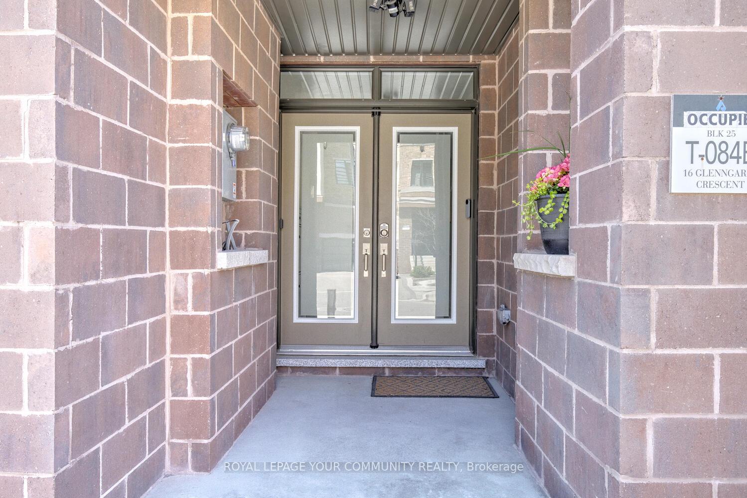 Photo 4 of 16 Glenngarry Crescent, Vaughan, Rural Vaughan — HOMEH