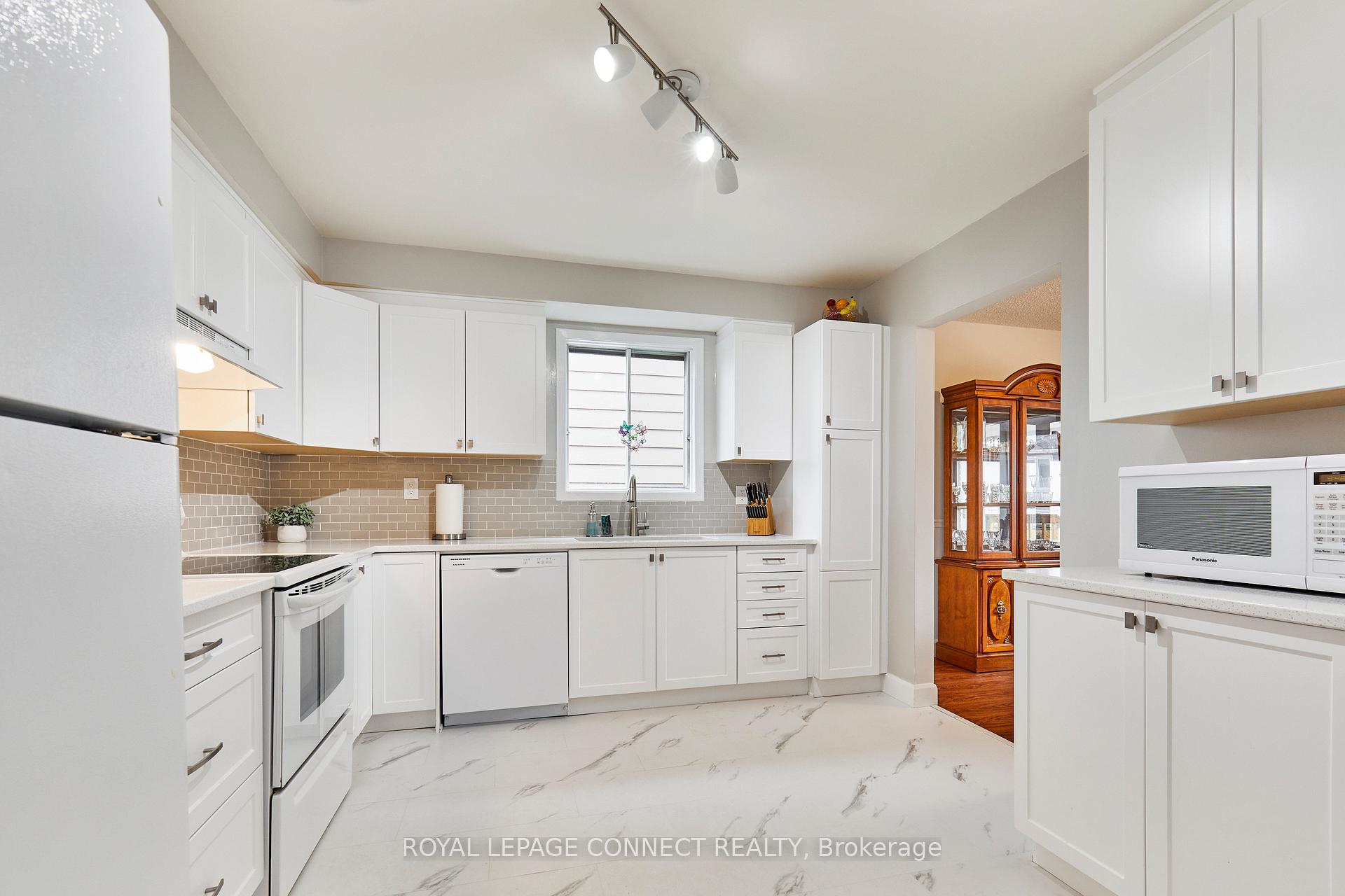 Photo 11 of 1583 Alwin Circle, Pickering, Village East — HOMEH