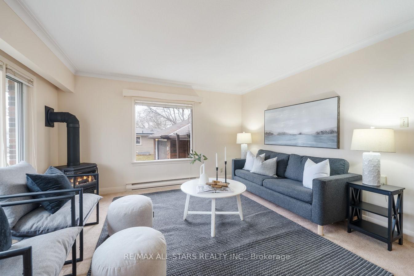 Photo 8 of 1718 Lane Street, Pickering, Rural Pickering — HOMEH