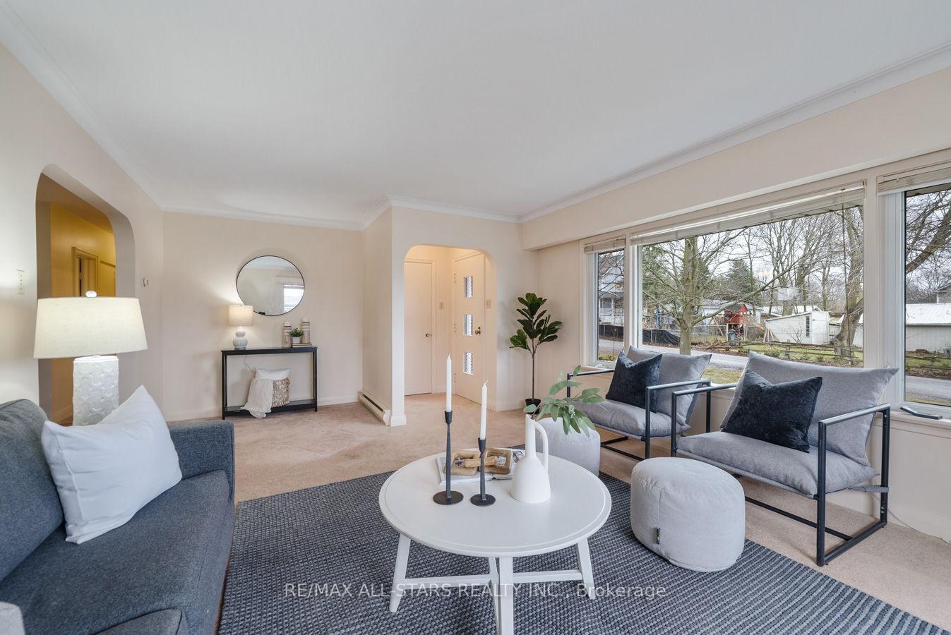 Photo 9 of 1718 Lane Street, Pickering, Rural Pickering — HOMEH