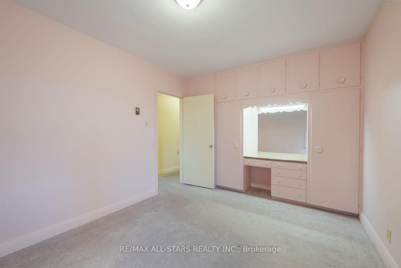 Photo 19 of 1718 Lane Street, Pickering, Rural Pickering — HOMEH