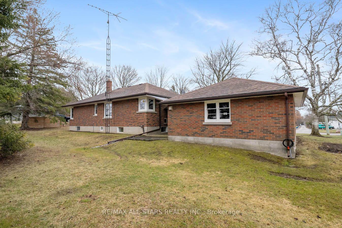 Photo 25 of 1718 Lane Street, Pickering, Rural Pickering — HOMEH