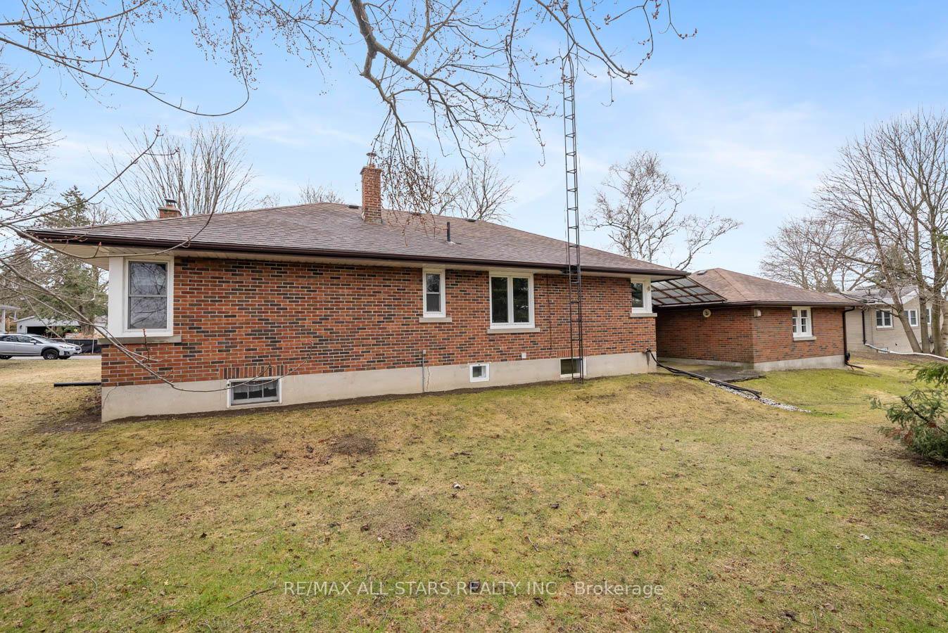 Photo 26 of 1718 Lane Street, Pickering, Rural Pickering — HOMEH