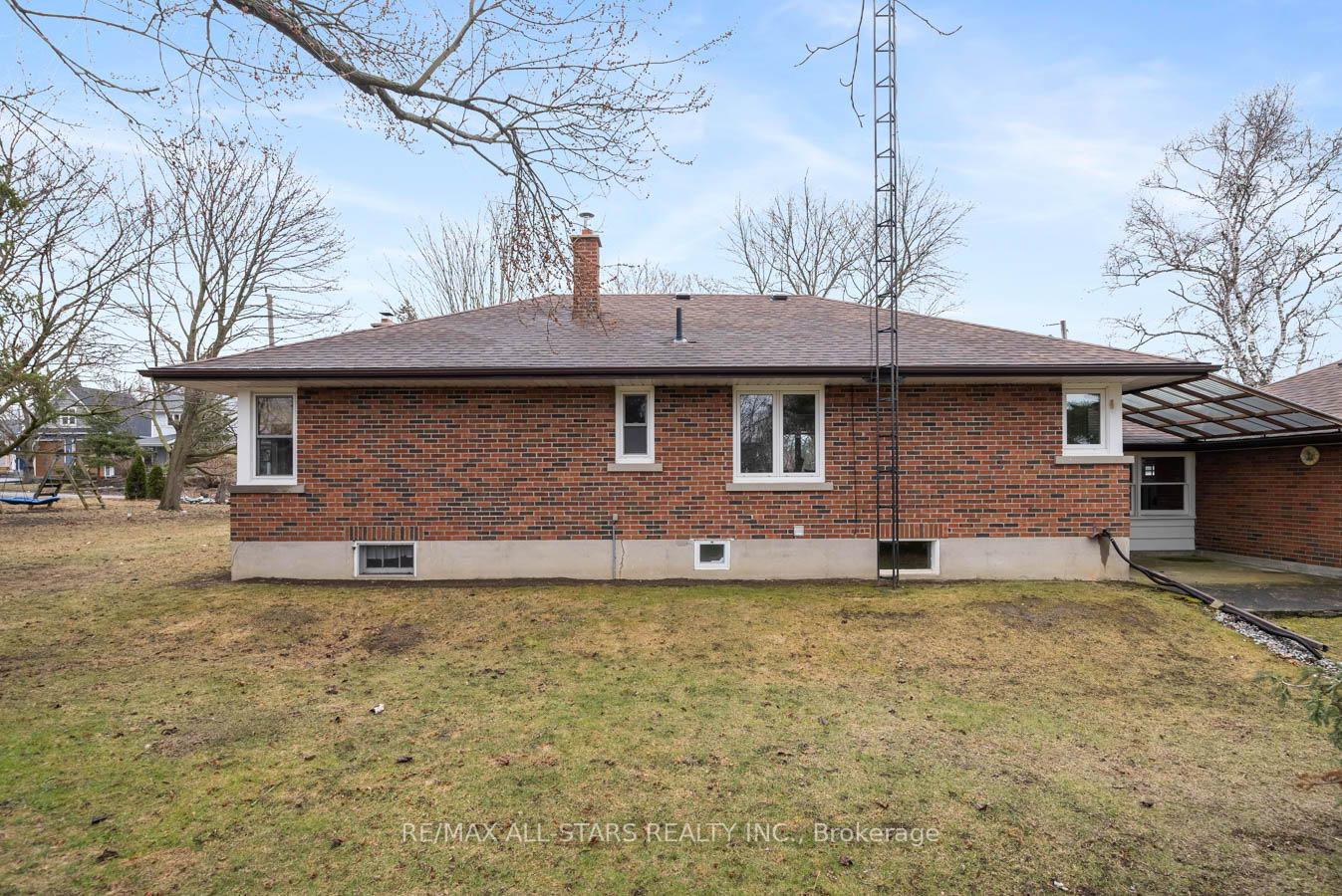 Photo 27 of 1718 Lane Street, Pickering, Rural Pickering — HOMEH