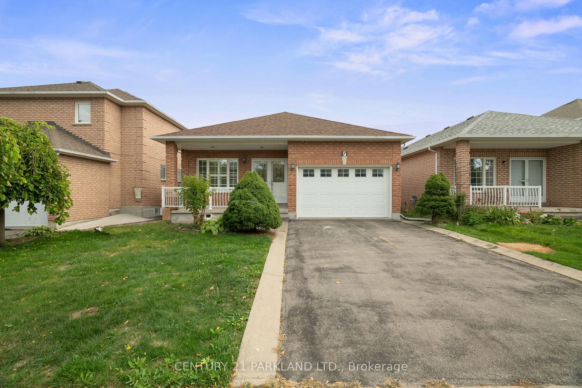 Photo 1 of 7 Vespucci Drive, Vaughan, Maple — HOMEH