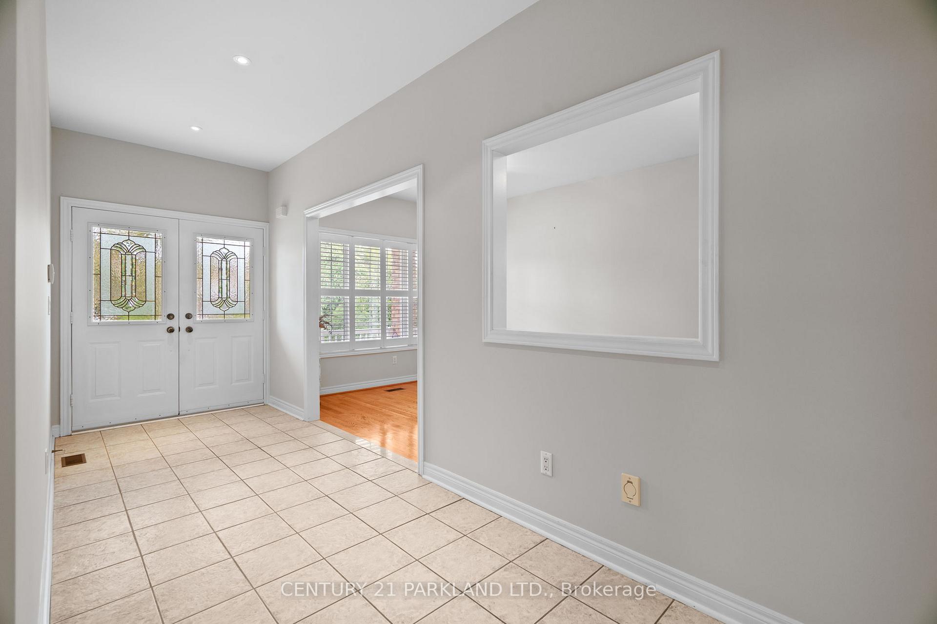 Photo 5 of 7 Vespucci Drive, Vaughan, Maple — HOMEH