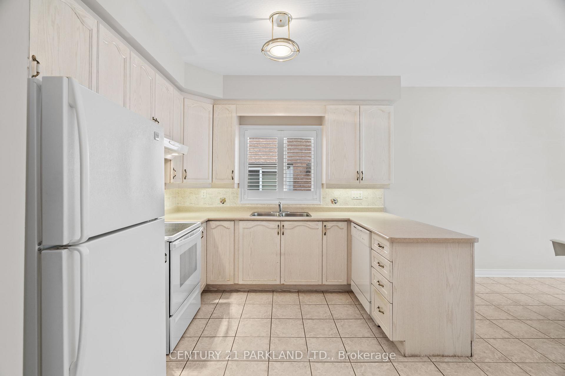 Photo 9 of 7 Vespucci Drive, Vaughan, Maple — HOMEH