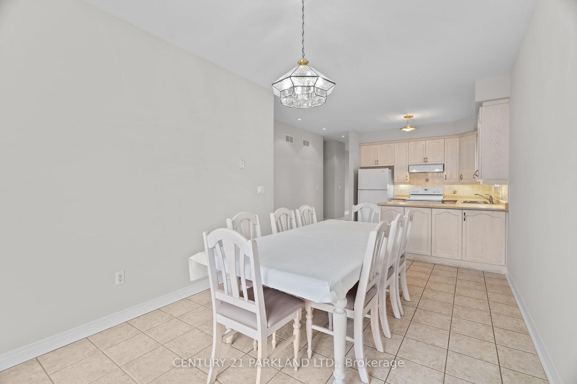 Photo 11 of 7 Vespucci Drive, Vaughan, Maple — HOMEH