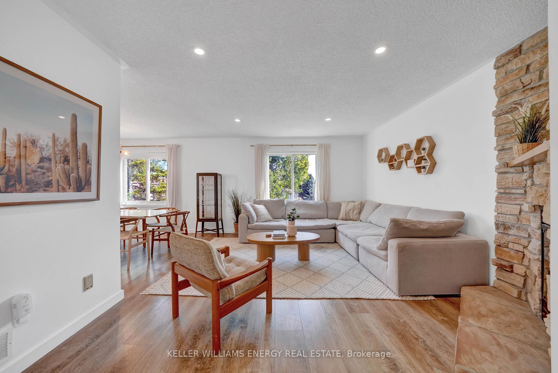 Photo 4 of 27 First Avenue, Prince Edward County, Wellington Ward — HOMEH