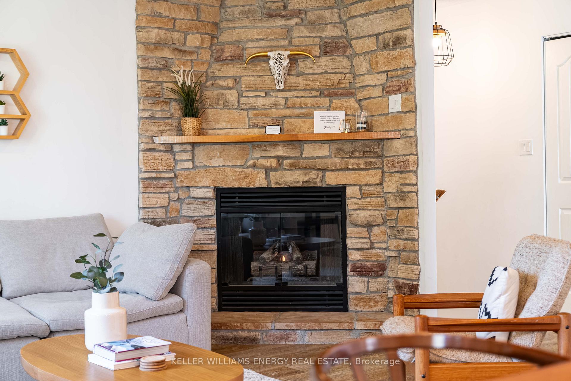 Photo 5 of 27 First Avenue, Prince Edward County, Wellington Ward — HOMEH