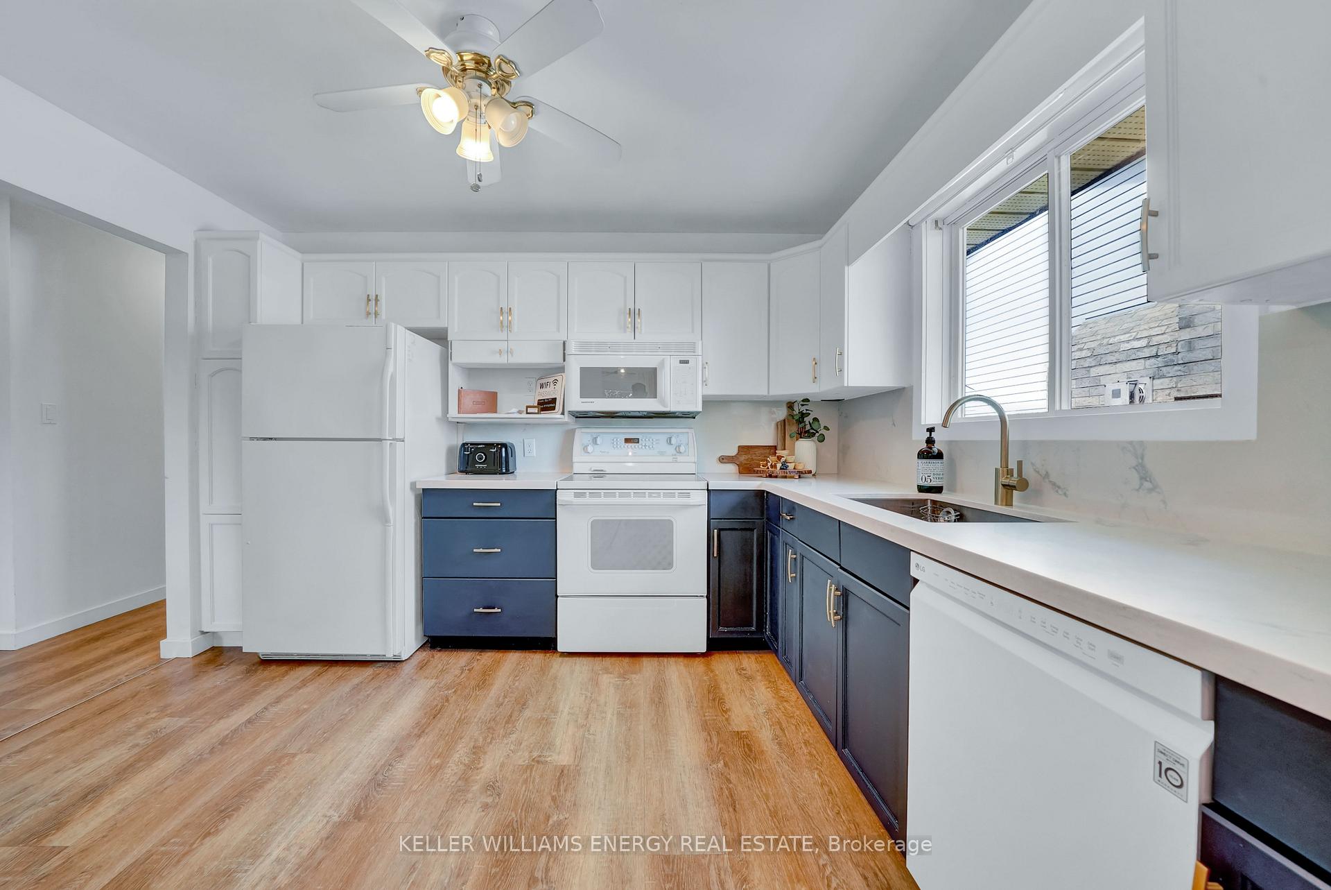Photo 9 of 27 First Avenue, Prince Edward County, Wellington Ward — HOMEH
