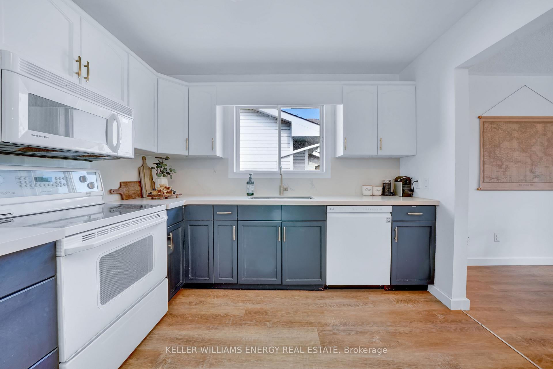 Photo 12 of 27 First Avenue, Prince Edward County, Wellington Ward — HOMEH