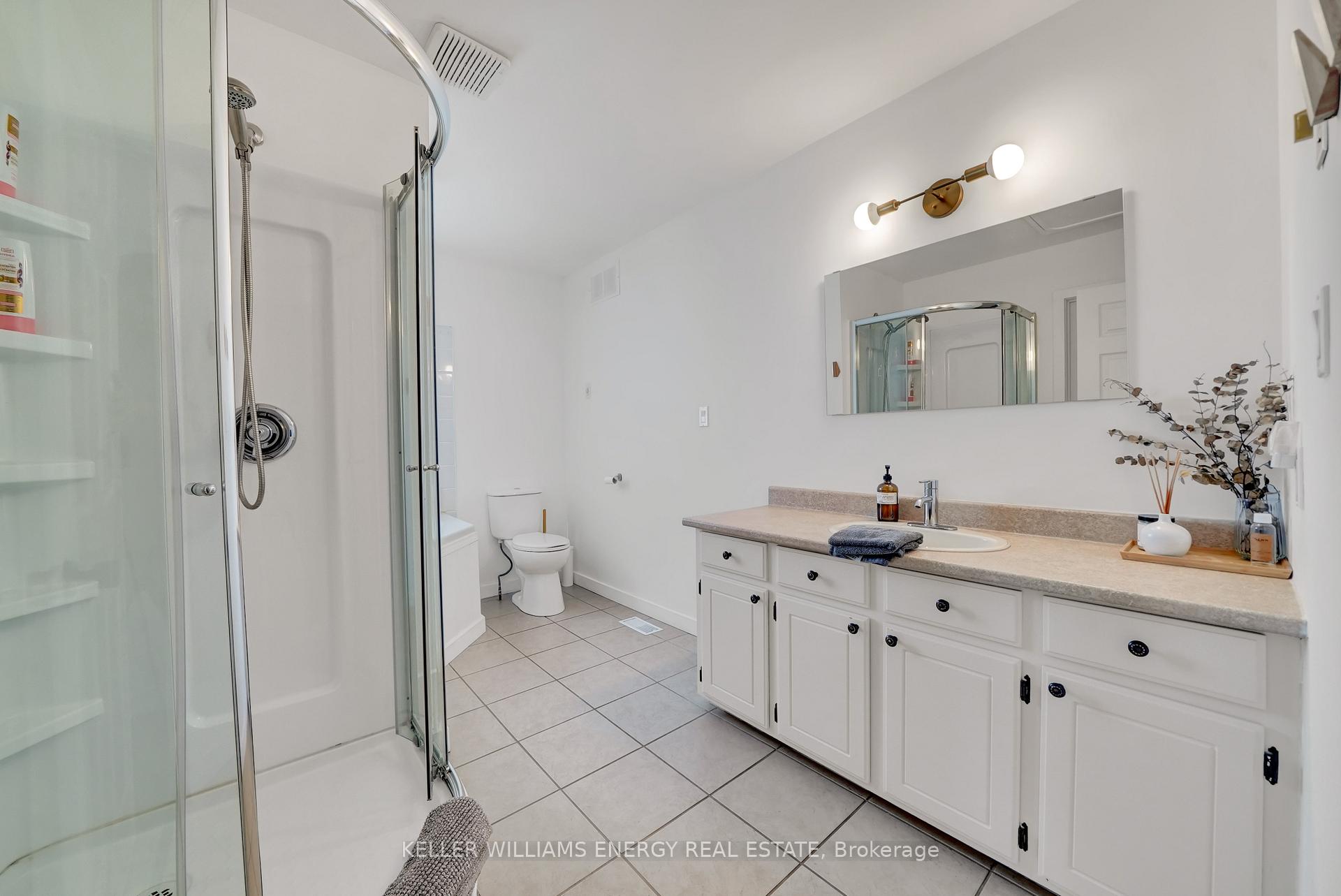 Photo 13 of 27 First Avenue, Prince Edward County, Wellington Ward — HOMEH