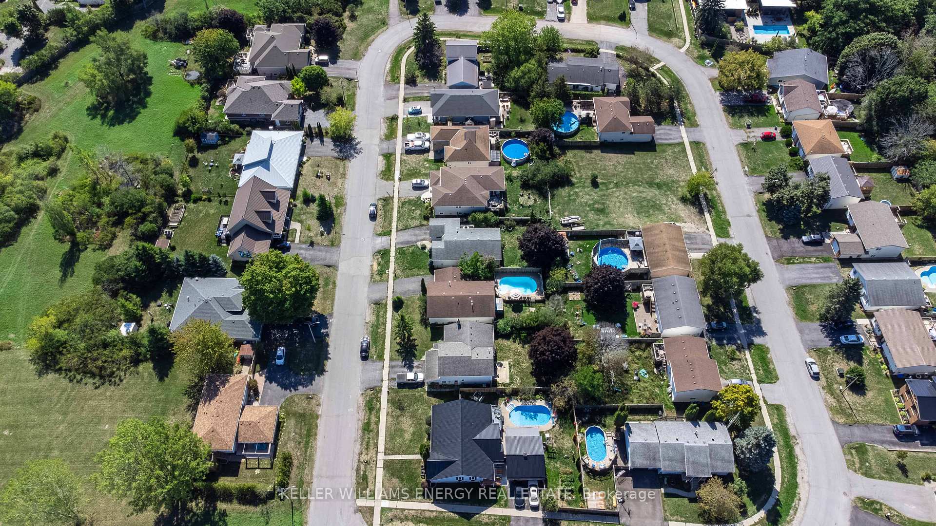 Photo 47 of 27 First Avenue, Prince Edward County, Wellington Ward — HOMEH