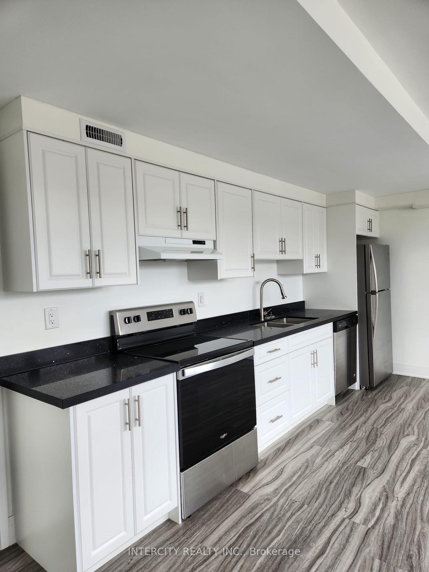Photo 2 of Unit 1, 81 Vedette Way, Vaughan, East Woodbridge — HOMEH