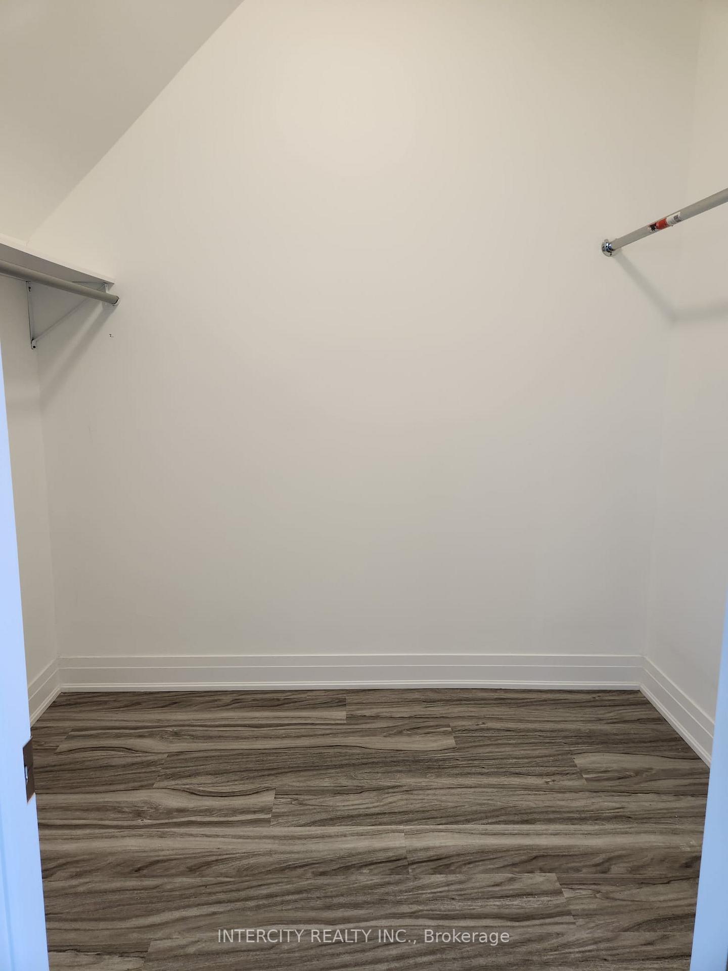 Photo 8 of Unit 1, 81 Vedette Way, Vaughan, East Woodbridge — HOMEH