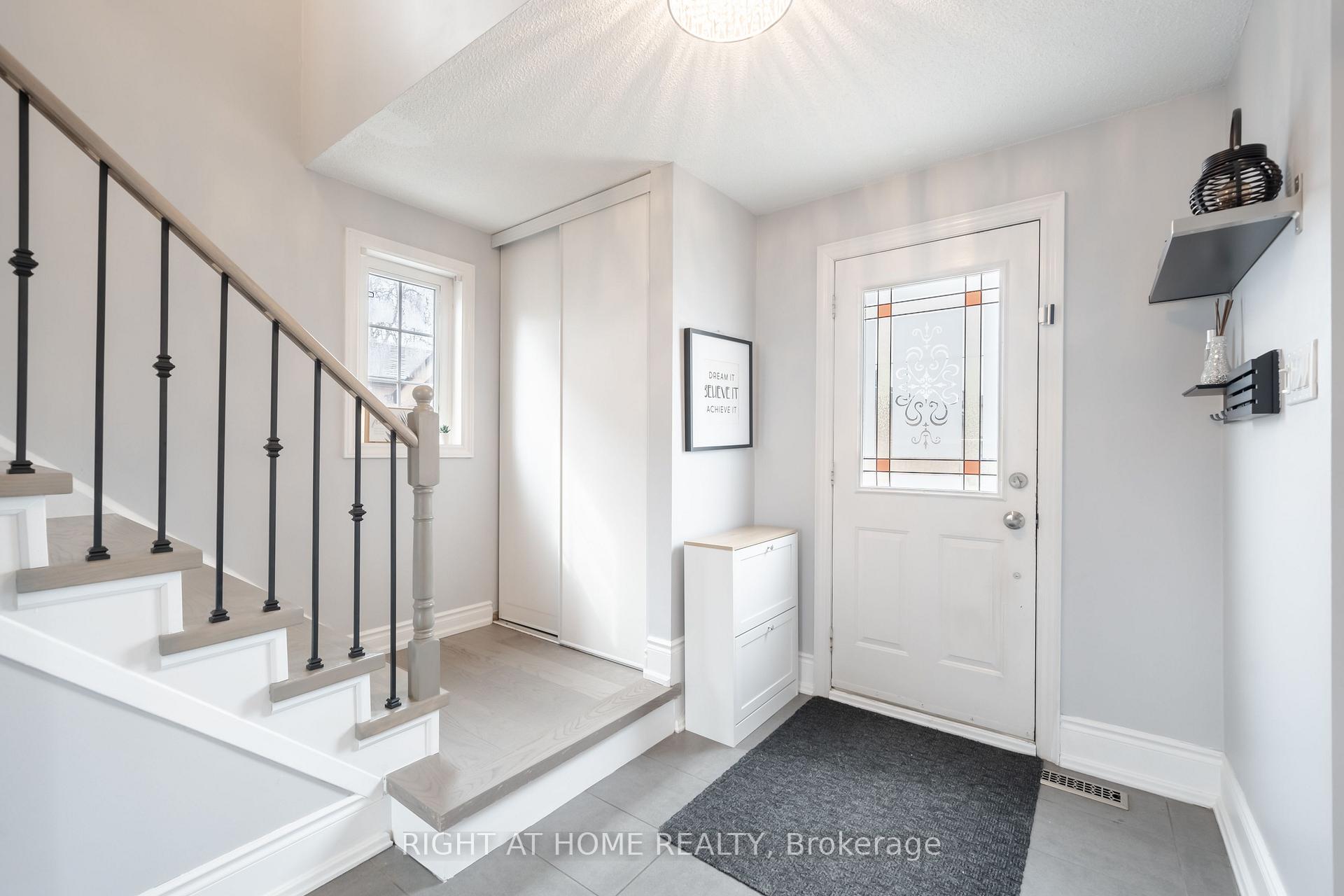 Photo 2 of 619 Beckworth Square, Pickering, Amberlea — HOMEH