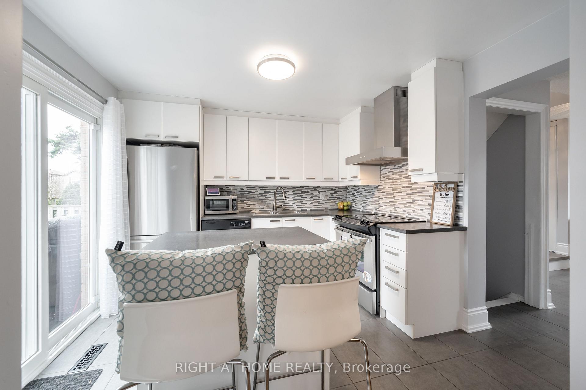 Photo 9 of 619 Beckworth Square, Pickering, Amberlea — HOMEH