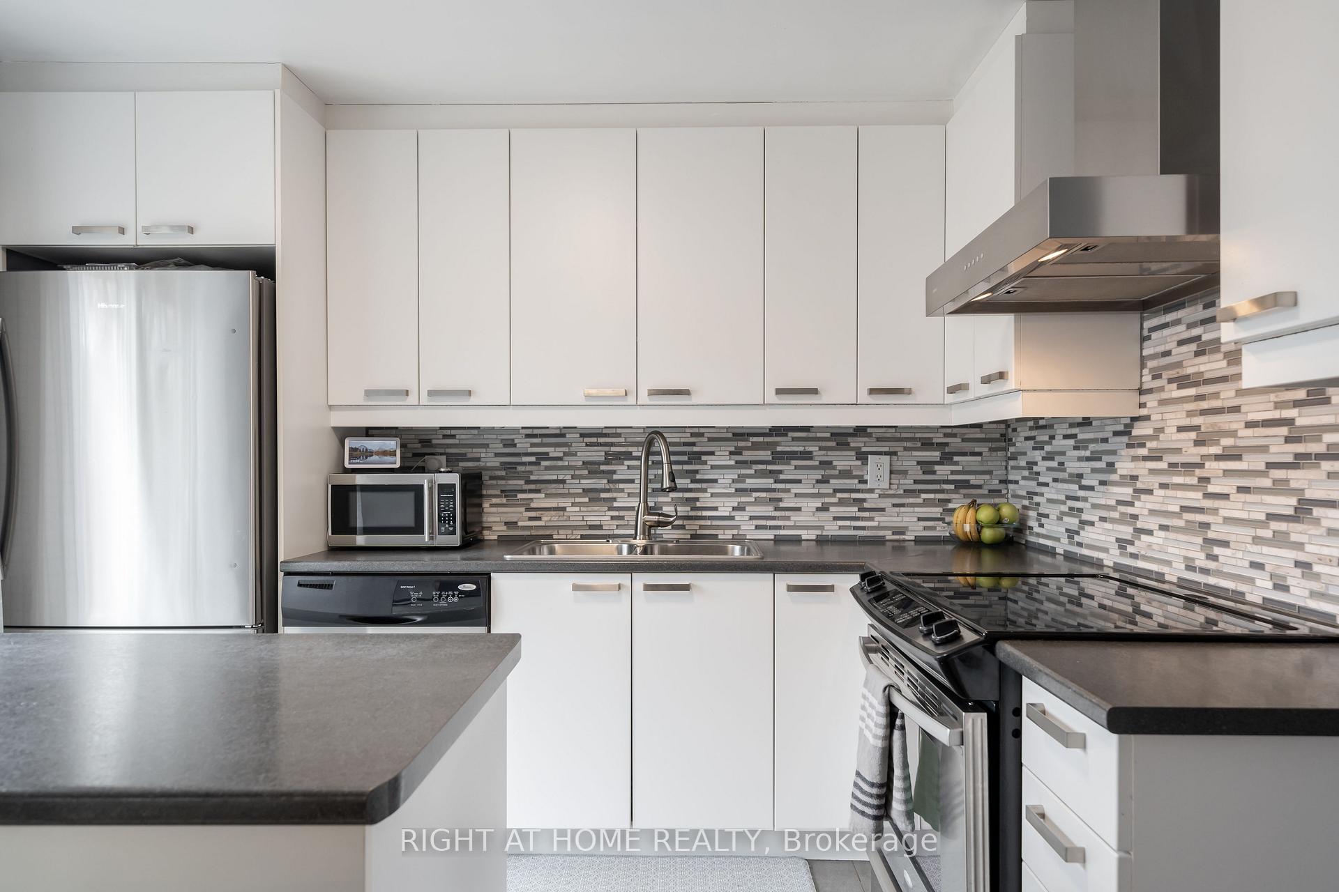 Photo 10 of 619 Beckworth Square, Pickering, Amberlea — HOMEH