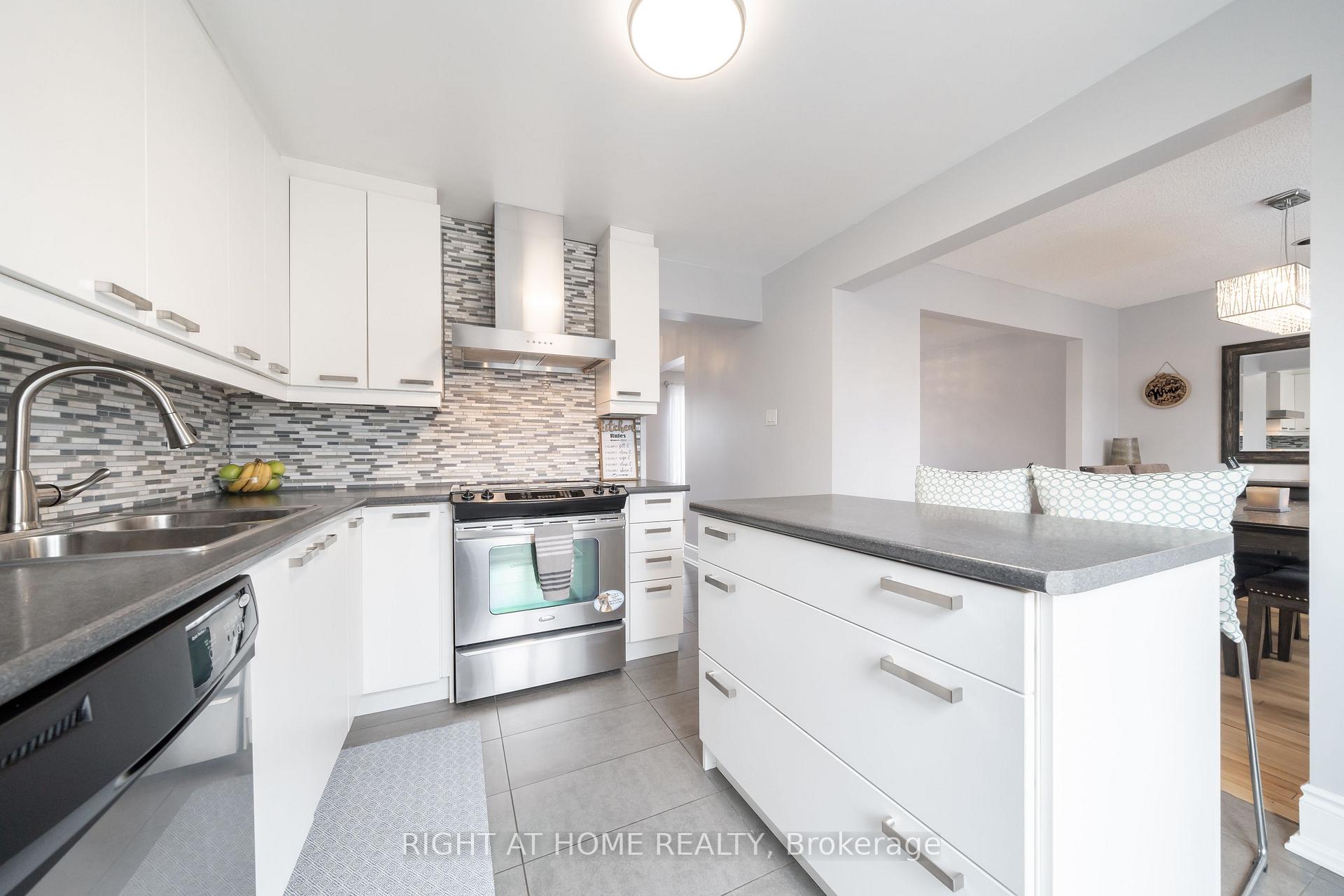 Photo 11 of 619 Beckworth Square, Pickering, Amberlea — HOMEH