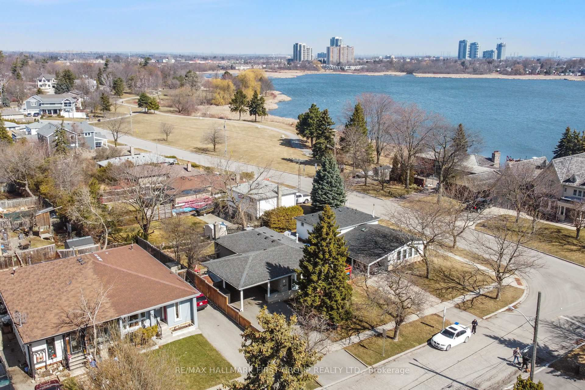 Photo 2 of 968 Oklahoma Drive, Pickering, West Shore — HOMEH