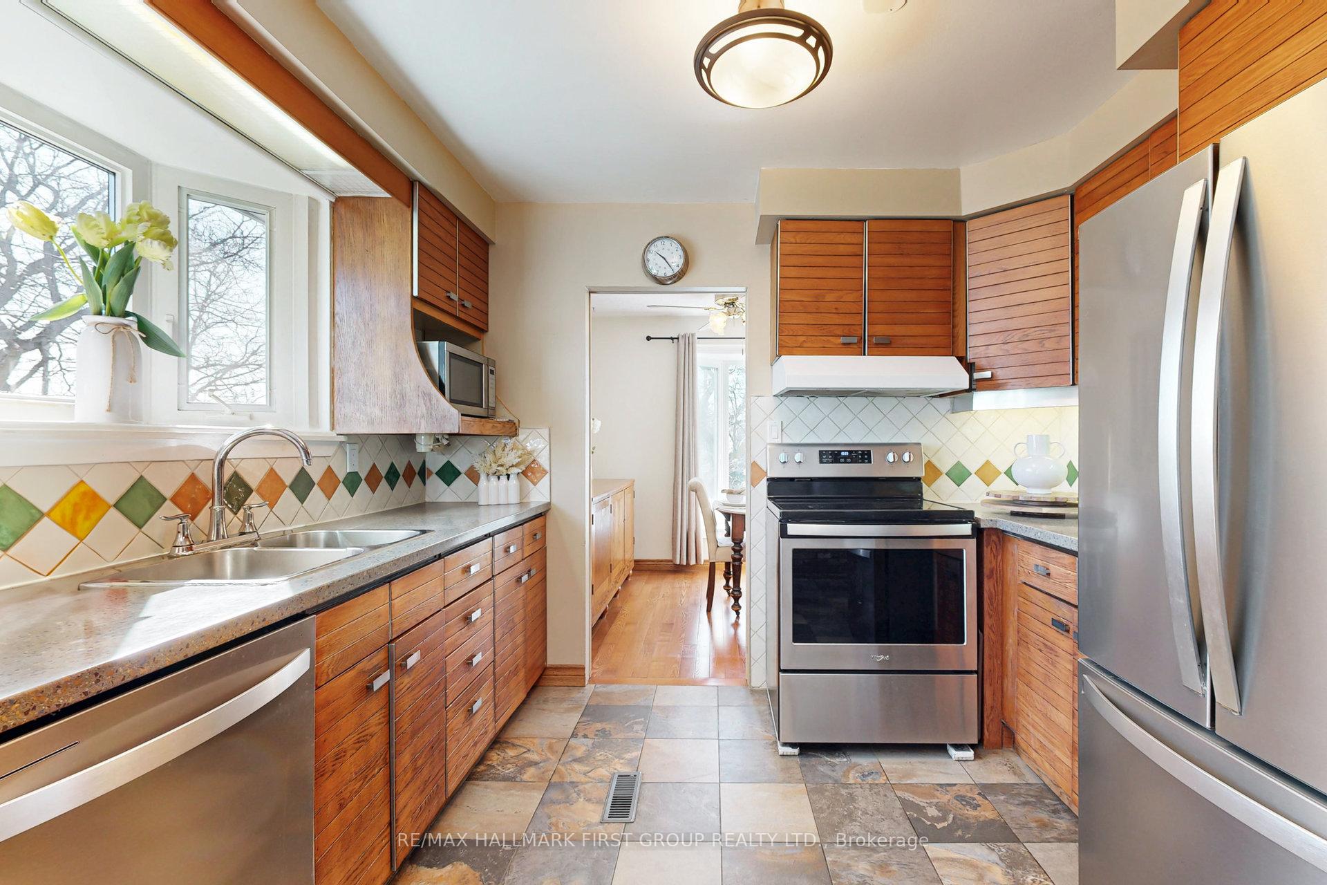 Photo 15 of 968 Oklahoma Drive, Pickering, West Shore — HOMEH