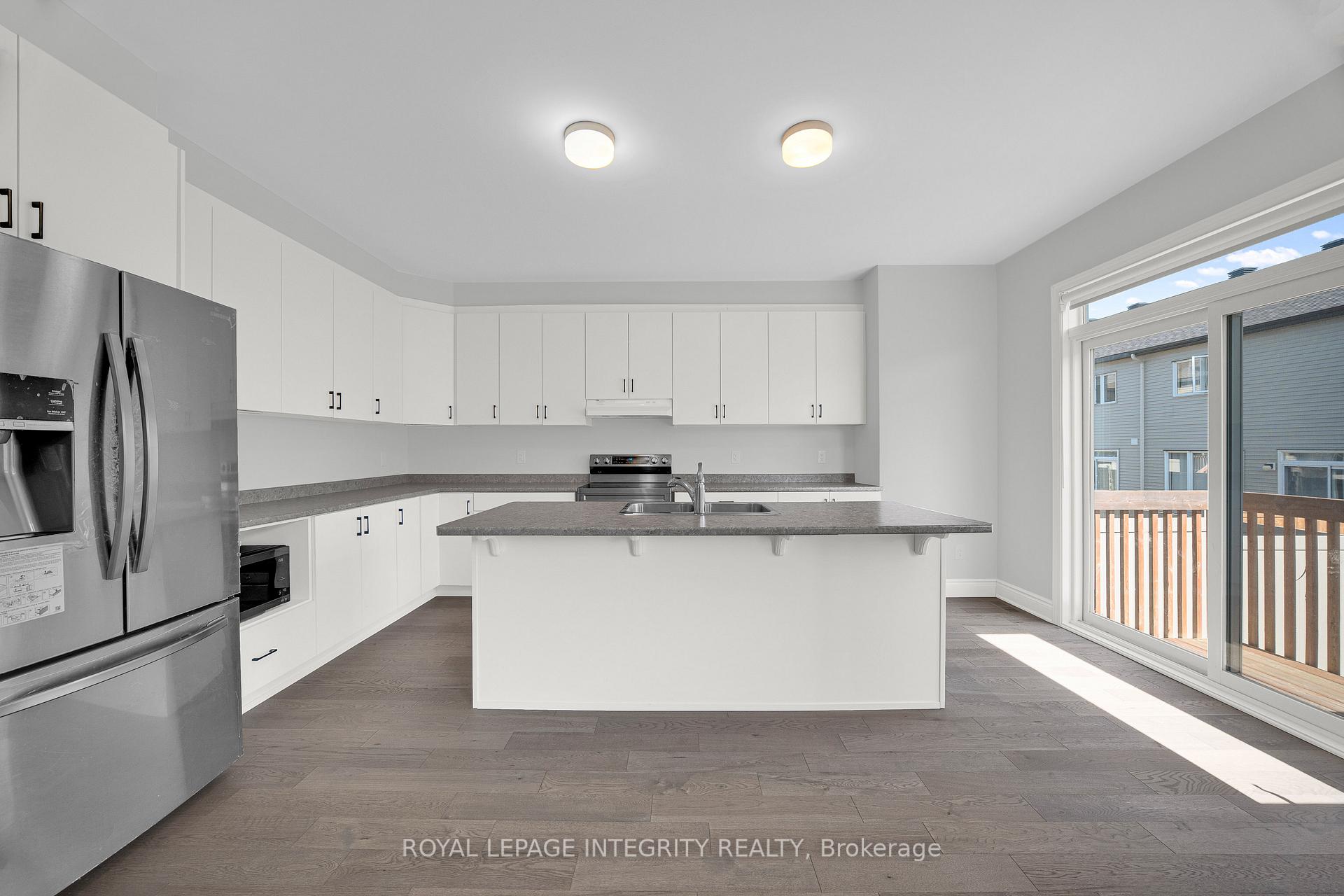 Photo 7 of 18 Racemose Street, Ottawa, Barrhaven - Half Moon Bay — HOMEH