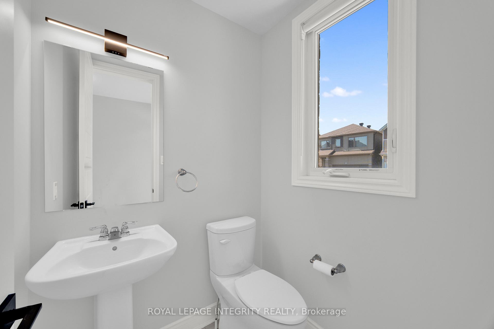 Photo 8 of 18 Racemose Street, Ottawa, Barrhaven - Half Moon Bay — HOMEH
