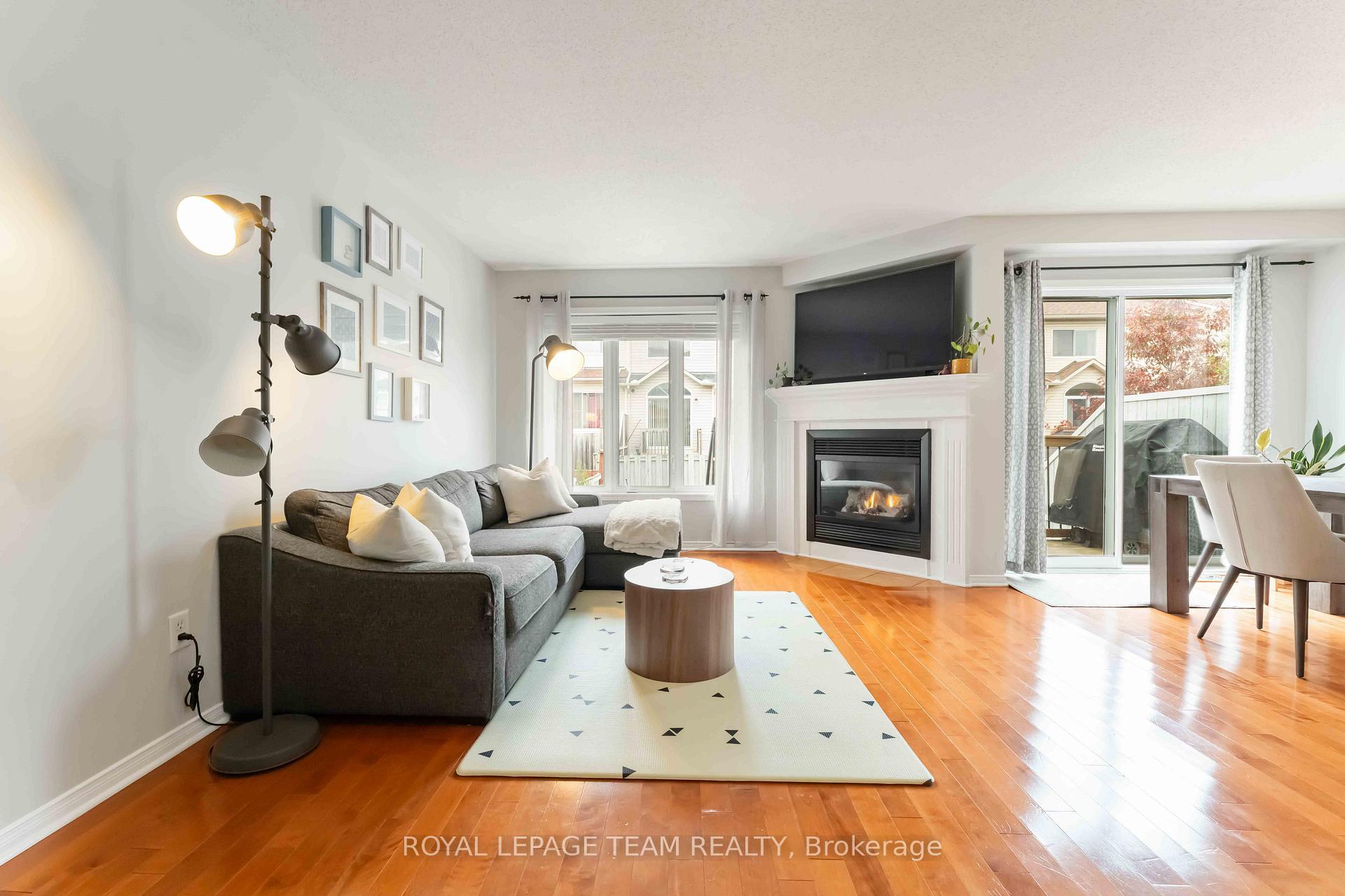 Photo 6 of 7 Fairpark Drive, Ottawa, Barrhaven East — HOMEH