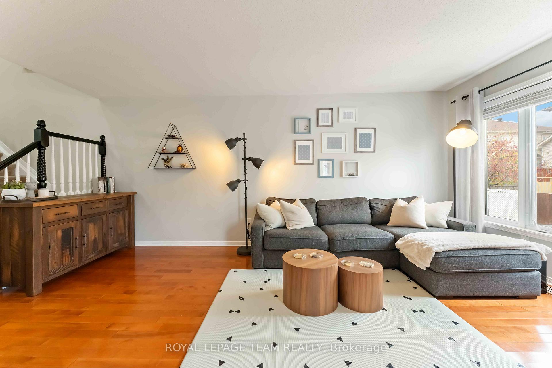 Photo 10 of 7 Fairpark Drive, Ottawa, Barrhaven East — HOMEH