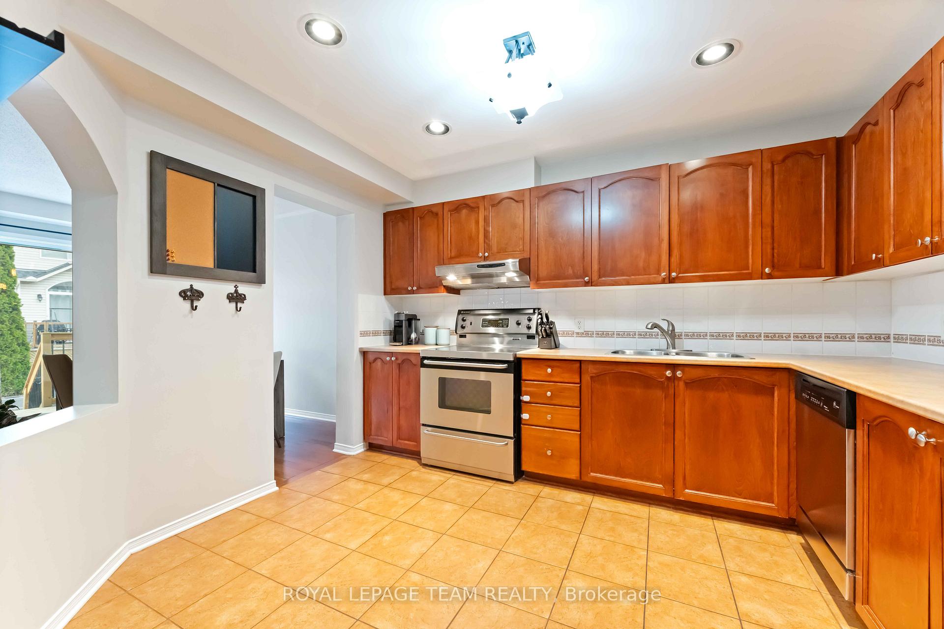 Photo 21 of 7 Fairpark Drive, Ottawa, Barrhaven East — HOMEH