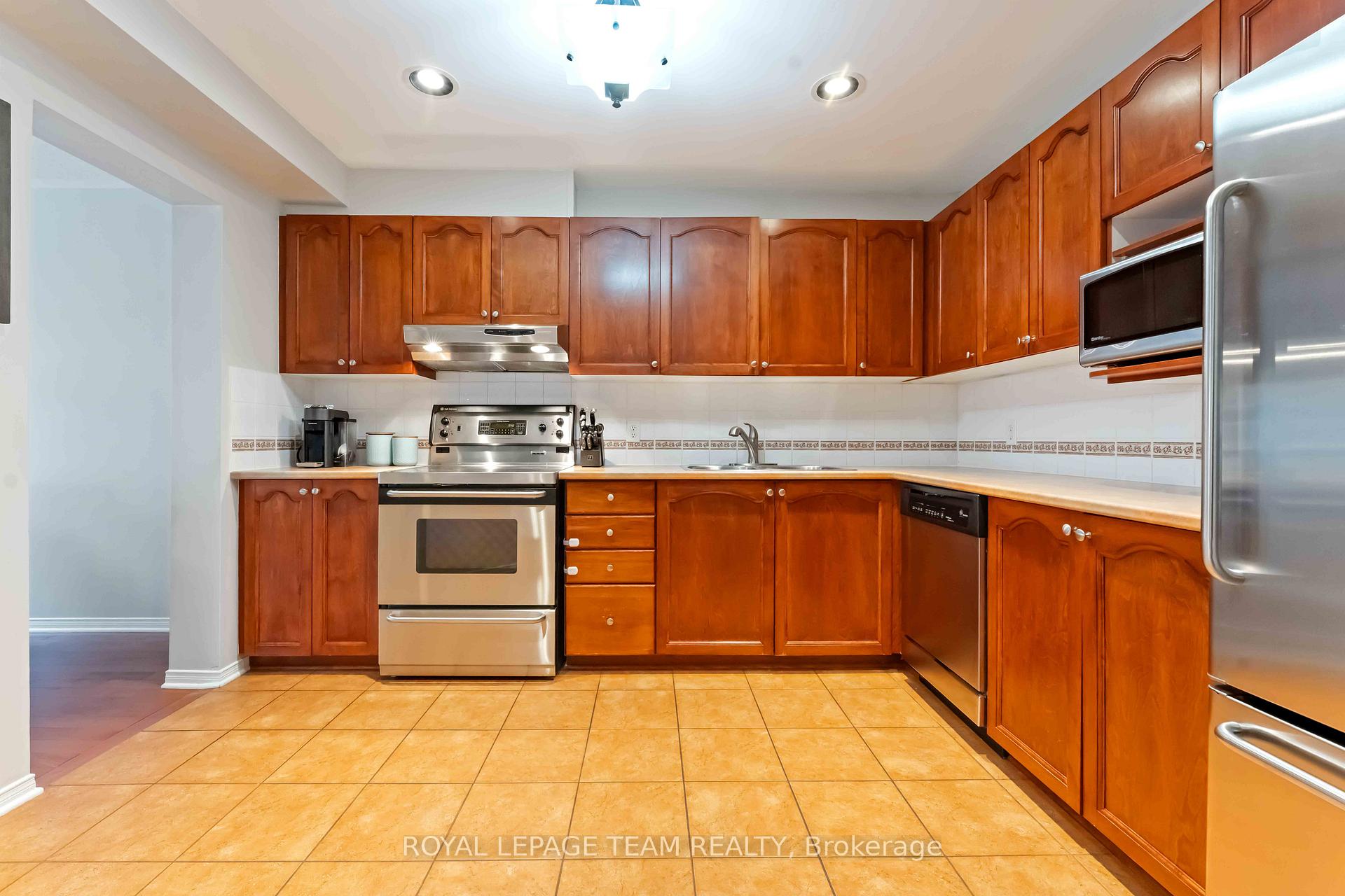 Photo 12 of 7 Fairpark Drive, Ottawa, Barrhaven East — HOMEH