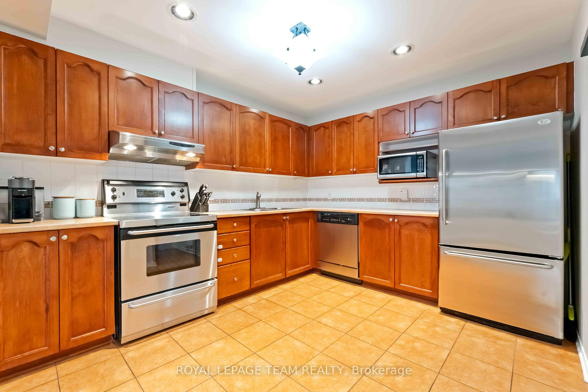 Photo 16 of 7 Fairpark Drive, Ottawa, Barrhaven East — HOMEH