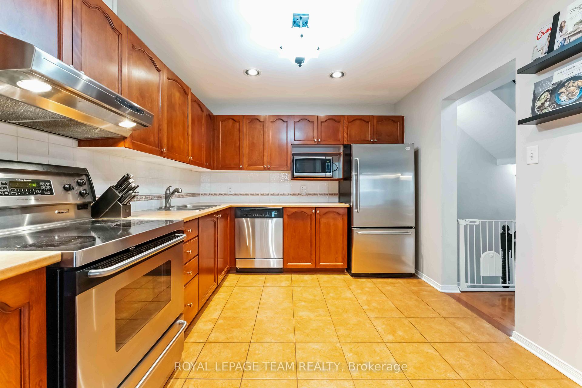 Photo 18 of 7 Fairpark Drive, Ottawa, Barrhaven East — HOMEH