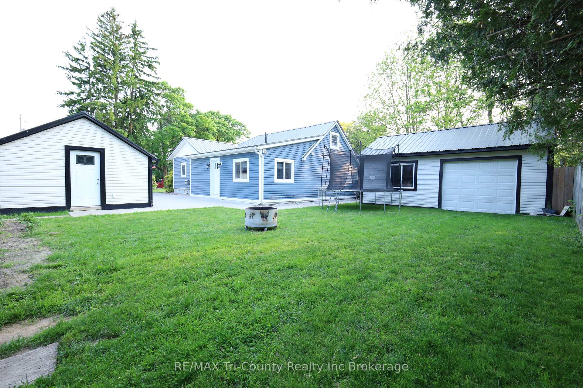 Photo 4 of 89 Elk Street, Aylmer — HOMEH