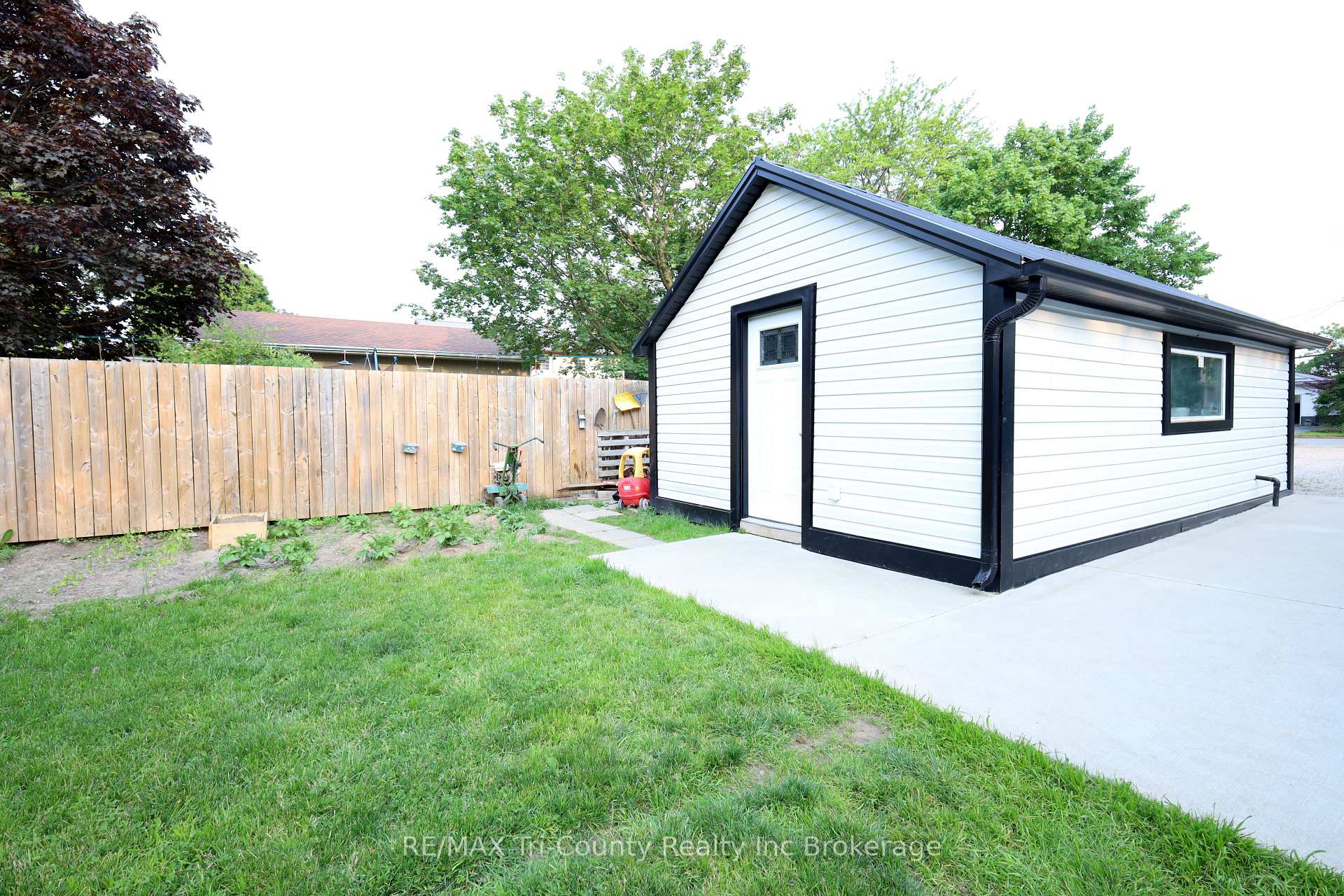 Photo 35 of 89 Elk Street, Aylmer — HOMEH