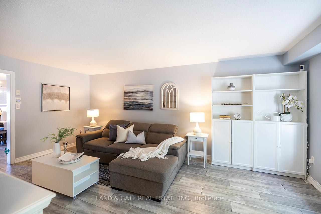 Photo 5 of 120 Warwick Avenue, Ajax, South East — HOMEH